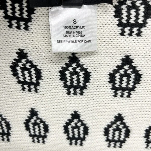 Romeo & Juliet Cardigan Sweater womens Size S Knit Tribal Black White reversible - Picture 9 of 11
